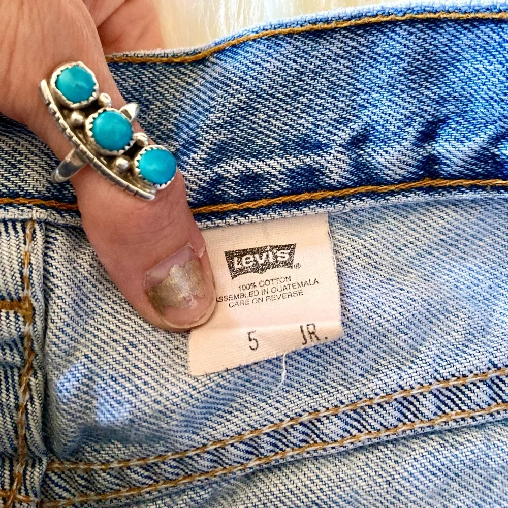 SOLD VTG Levis Jean Shorts - Picture 6 of 6